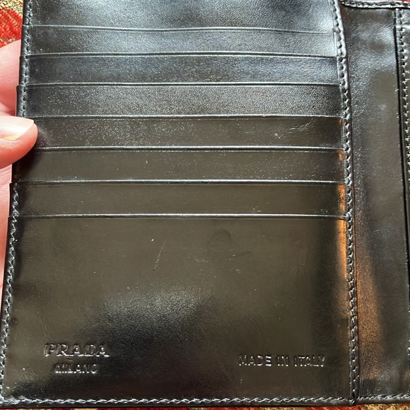 Vintage black wallet! 💋🖤❤️‍🔥 - Picture 6 of 15